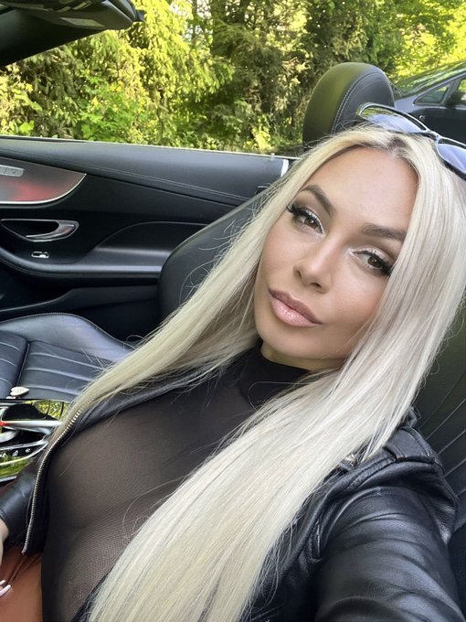 🥰🥰🥰 https://t.co/qFi3HBMv8p