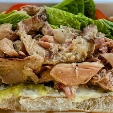 CrownAnchorPub's tweet photo. This evening Cowlick's BBQ Poboys will be back. 6-10pm 😀🍺 https://t.co/AXvOc1sxYB