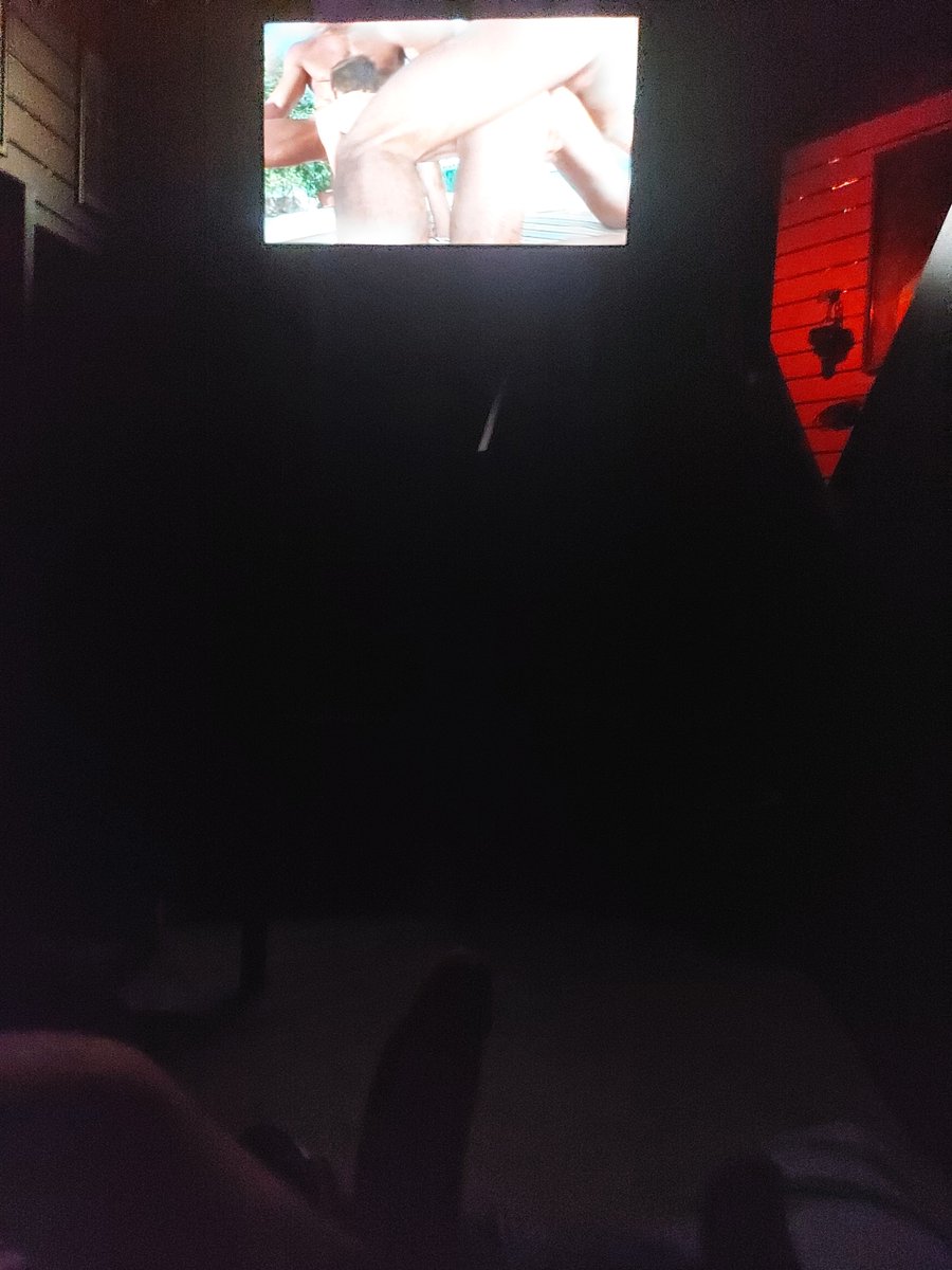 tropicalbearguy's tweet photo. Who else enjoys a dark cinema? #glamworld #cruising https://t.co/Lo6Pxu8H8K