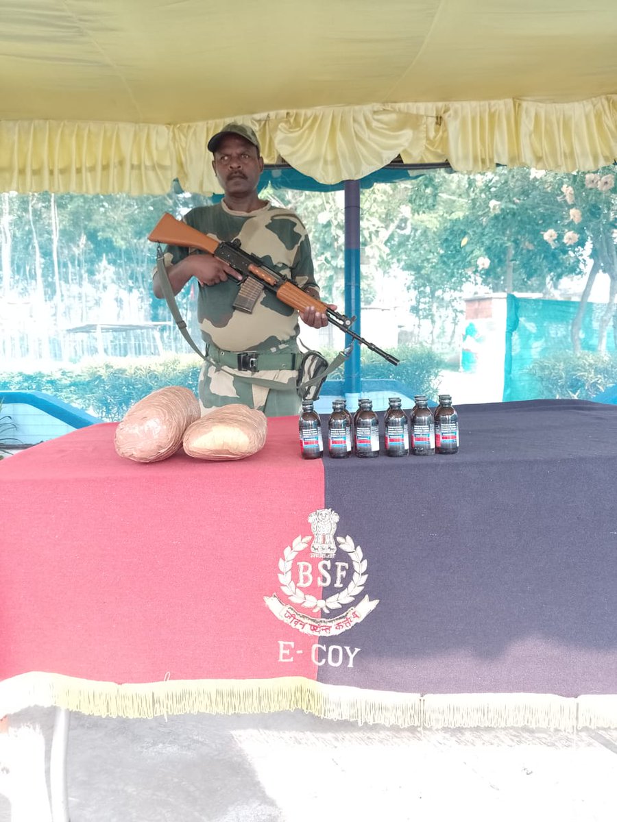 29.5.23
In different incidents,#AlertTroops @BSF_SOUTHBENGAL while performing operational duties at International border of Dist-Nadia & N24 PGS(WB),foiled drugs smuggling attempts & seized 195 Phensedyl bottles & 18 kg Ganja & apprehended two Smugglers red handed.
#SayNoToDrugs