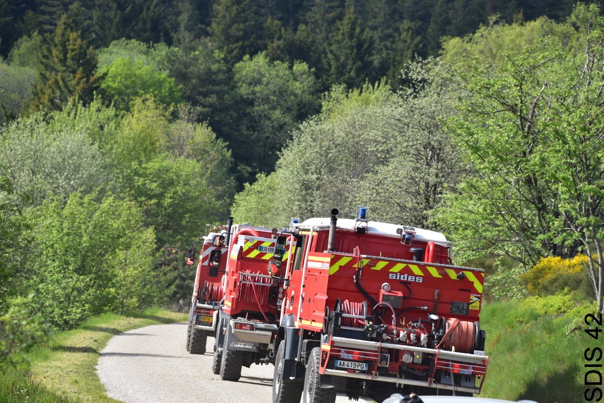 sdis42's tweet image. Revivez en images la #manœuvre départementale feux de forêts qui s'est déroulée dans le massif du #Pilat le vendredi 26 mai 2023. 🌳
Au programme activation du pelicandrome, et 4 GIFF (Groupe d'Intervention Feux de Forêts) engagés dont un du #SDIS43 . 🔥