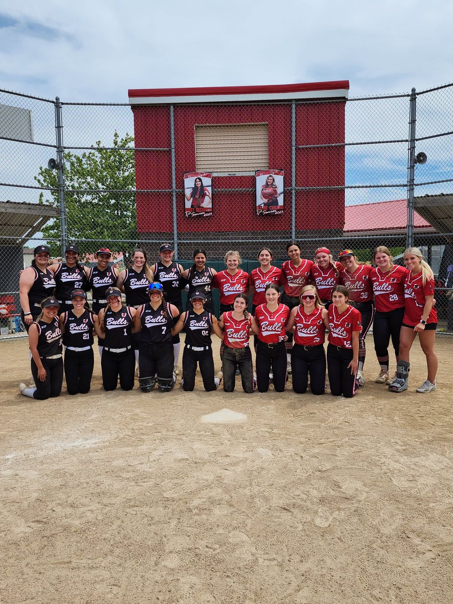 b2fastpitch's tweet photo. Awesome weekend with our 16u Bulls Price and 18u Bulls SF! 🐂🥎🇺🇲 #b2empire https://t.co/3TqmLvzwVo