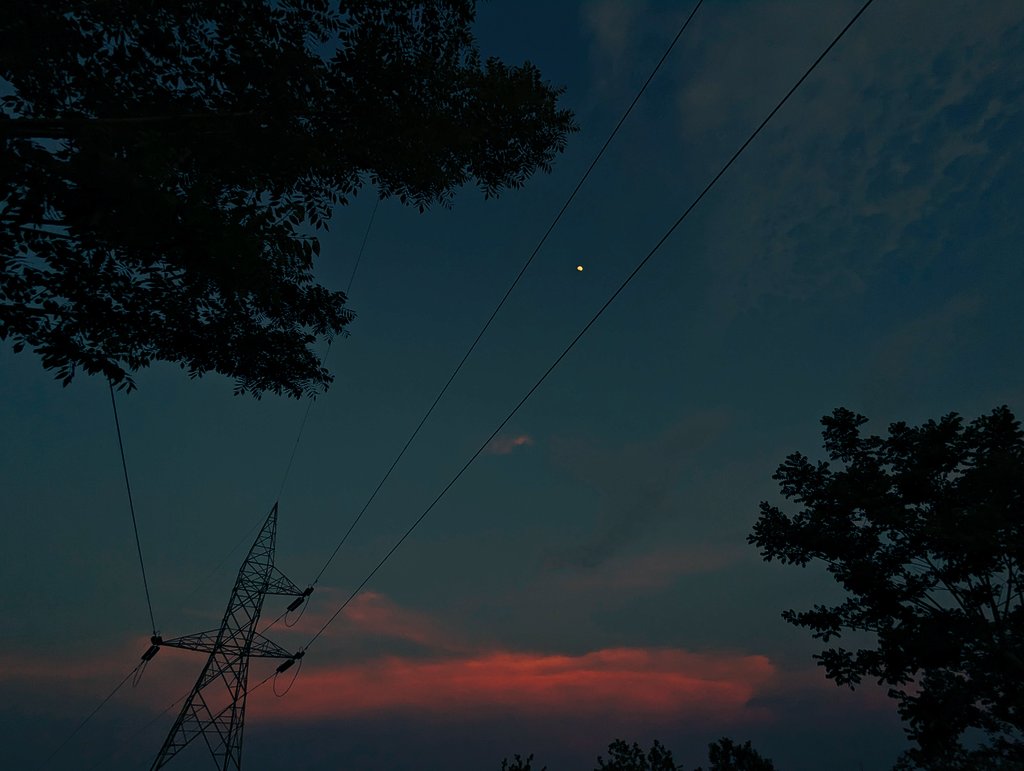 abinashstack's tweet photo. One of the many things I have learned in my college life is to appreciate beautiful skies. https://t.co/xTPrVgU2lI