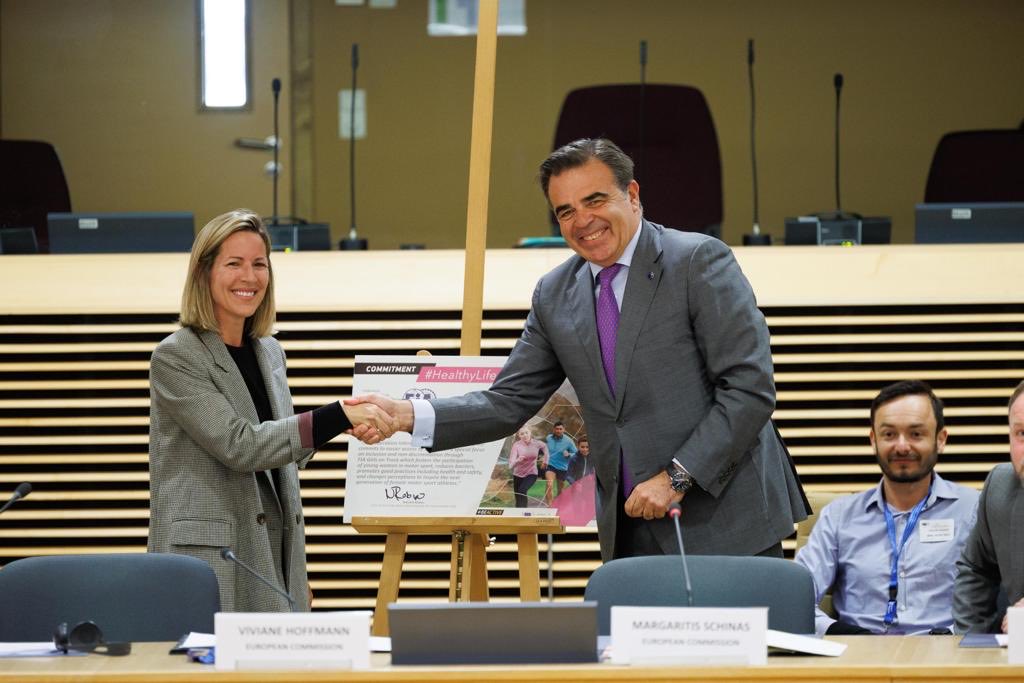 Today, at the first ever Sport and Innovation Summit. Supporting competitive athletes’ performance, making sport infrastructure more sustainable. 

The power of Sport to catalyse Innovation. Promoting and defending our European Sport Model for an inclusive, fair, cohesive EU.