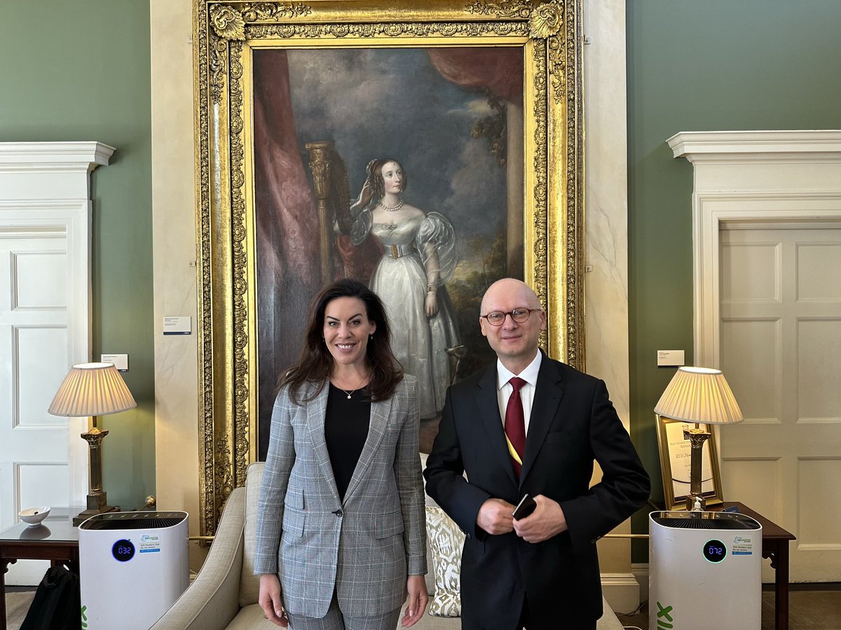 Pleasure to meet with the Irish Minister for Financial Services,Dr. Jennifer Carroll MacNeill,during my stay in Dublin last week. On the margins of the European Anti-Financial Crime Summit, we had the chance to discuss the new role of Anti-Money Laundering on the political agenda