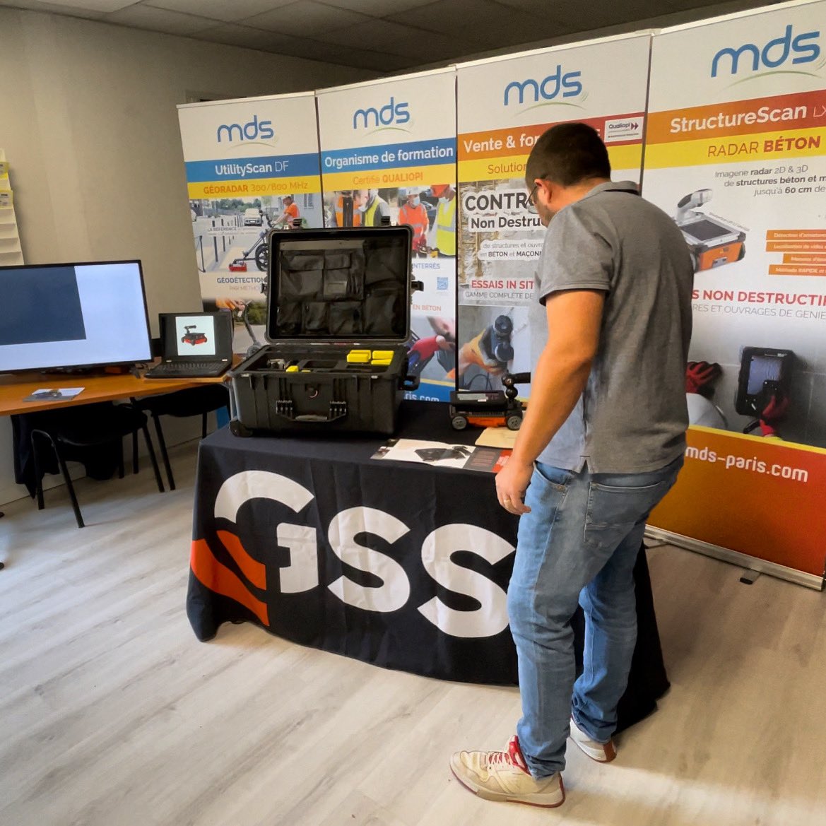 Quelquechose se trame au bureau MDS d'Aix en Provence…

#Georadar #GPR #StructureScan #GénieCivil