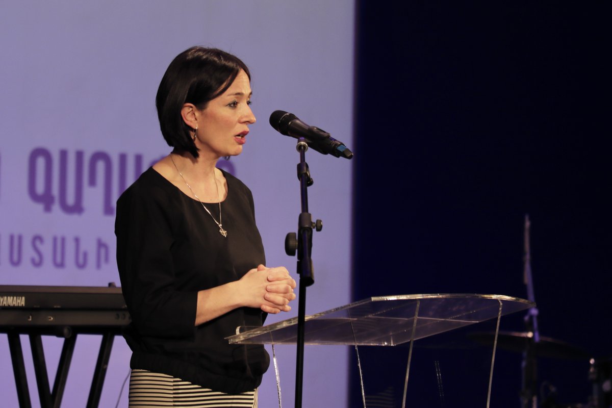 Hti_Armenia's tweet photo. The competition of #innovative projects &amp; #scientific and #technicaldevelopments “100 Ideas for #Armenia” was concluded. 🏆Each of the five winning teams was awarded 500,000 drams.
Avet Poghosyan, Deputy Minister of @Hti_Armenia   attended the event.
ℹ️ https://t.co/u33QcQGDw5 https://t.co/9uiCDpMs67