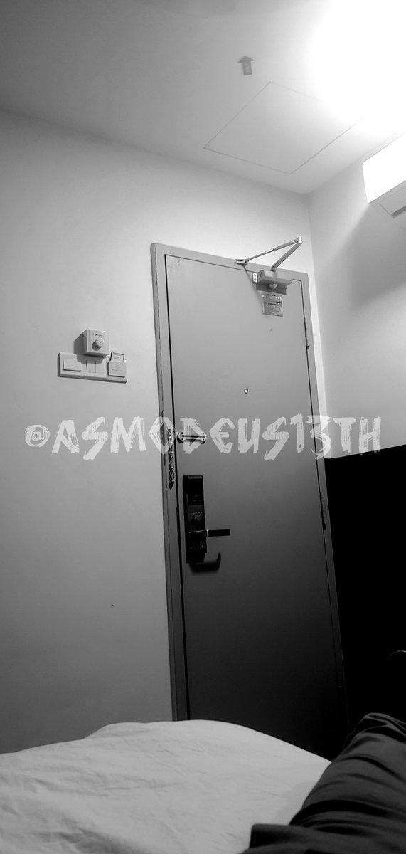 Asmodeus13th's tweet photo. Chillin 🧘 https://t.co/VE0inXKXlC