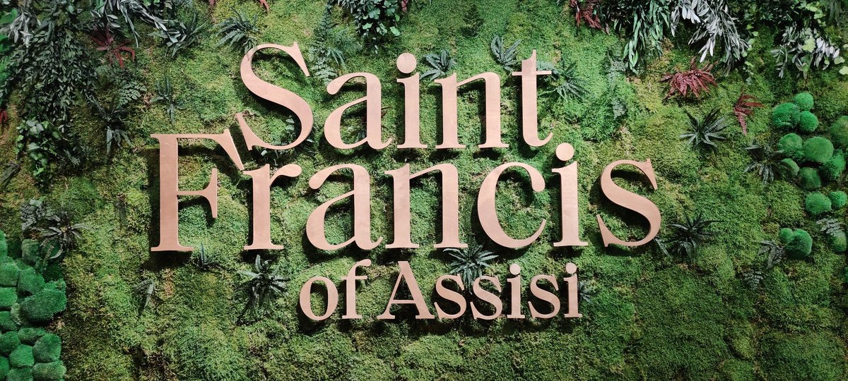 Finally visited the Francis of Assisi exhibition at @NationalGallery last week. It features an amazing array of items on the life of the Poverello, including incredibly valuable relics. The audio guide is also well worth the £5! #twitterstorians #CathHist #history #Franciacans