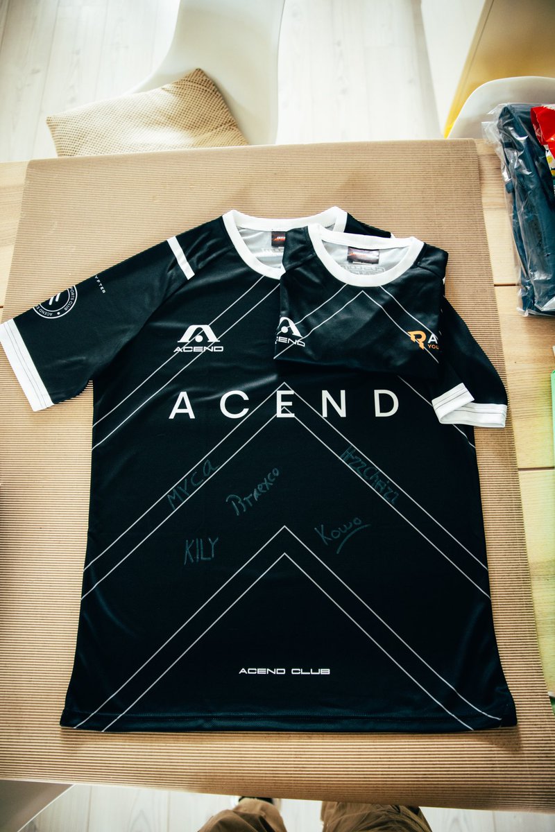 KILYAKAii's tweet photo. Zur Feier unserer PGS 1 Platzierung verschenke ich ein unterschriebenes Trikot 😎

Um teilzunehmen müsst ihr folgendes machen: 

Follow @AcendClub
Follow @KILYAKAii 
Retweet den tweet
Lass beim Video einen Kommentar da: https://t.co/Z6vBBIy5jG

Giveaway endet am 15. Juni GL 💜 https://t.co/kMEYnTt1HP