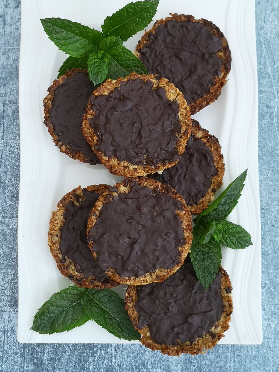 Nutrisnappers try making our delicious ⬇️⬇️ Hob Nobs

DM 4 recipes 🌿💓

#nutrisnappers #foodchanges #foodmood #recipes #food #eatlondon #quickrecipes #foodstagram #livelong #proteinfoods #protein #proteinpacked #londonfoodblogger #happyfood #yummy #tasty #vegan #famous #actor