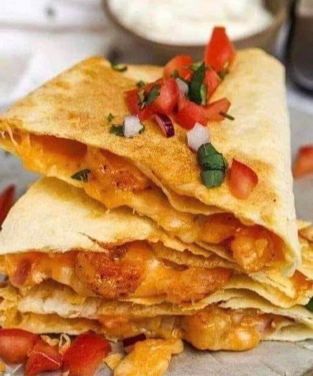Air Fryer Quesadilla (YUMMY).

🙋Don’t forget to Get FREE eBook 🎁📩 '365 Days of Keto low carb recipes' are available.
‌Click the link in below 👇
( beacons.ai/lowcarbjiji/) 👈 

#ketodinnerideas #ketomeals #lowcarbrecipes #lowcarb #foodie #foodshare