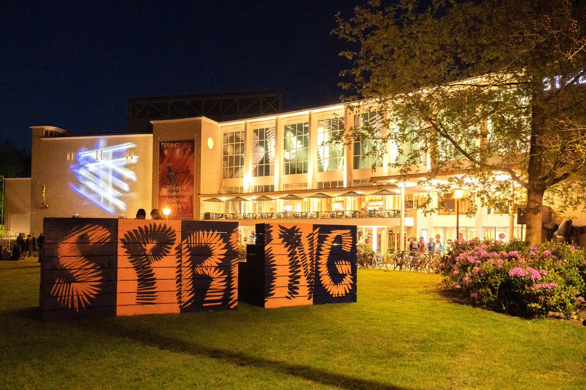 SpringUtrecht's tweet image. Dit was SPRING 2023! Wij hebben genoten van 10 fantastische dagen vol vernieuwende dans, theater, performances en meer in de stad Utrecht. Zien we jullie volgend jaar? SPRING 2024 vindt plaats van 23 mei t/m 1 juni. Save the date! #spring2023 #festival #utrecht 📸 @allardwillemse