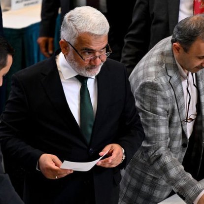 İşte vefa..

Meclis kaydına merhum Genel Başkan Mehmet Yavuz'un TRT'de seçim propaganda konuşması yaparken taktığı kravatla gitmiş. 

#HÜDAPARMecliste