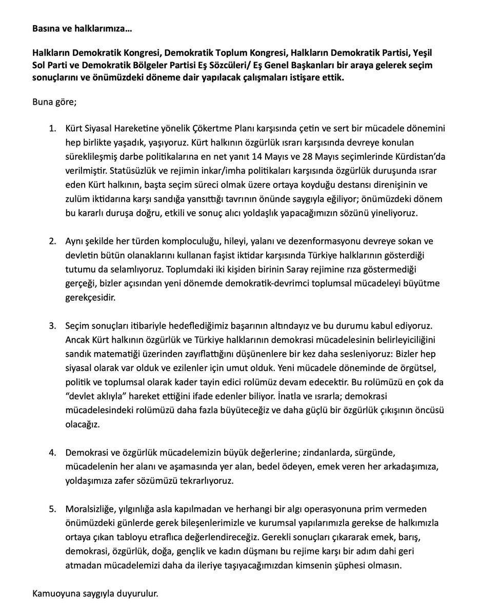 leventpuskin's tweet photo. Yahu pes, Türkiye'nin gelmiş geçmiş en muhafakazar en gerici meclisi ve iktidarı varken, her gün var oluşumuz hedeflenirken, özeleştiri metninde bile homofobik/transfobik imlemesinden kaçınıyorsunuz. Pes artık sahiden. Yuh! @HDPgenelmerkezi https://t.co/XlGTsMGPSS