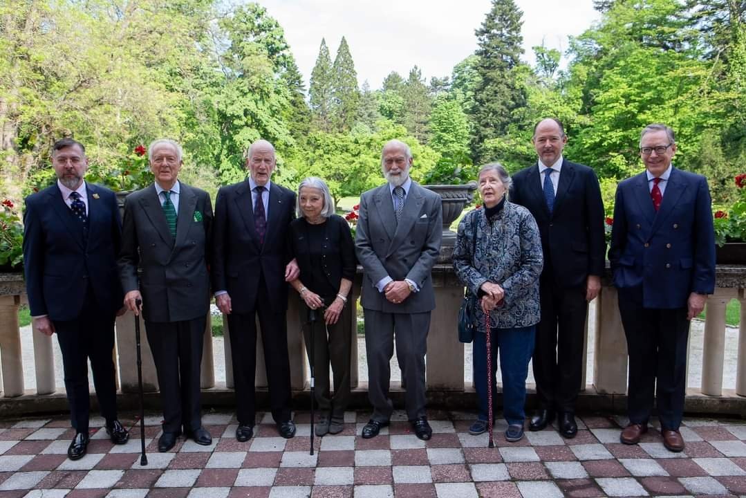 rwthofficial's tweet photo. 🇧🇬🇬🇧
#Bulgaria’s Tsar Simeon II and Tsaritsa Margarita, with Prince Konstantin-Assen, Prince of Vidin and Princess Marie Louisa, received #UK’s Prince Michael of Kent in a private audience at Vrana Palace #Sofia.
📸 Plamen Trifonov #TsarSimeon #SimeonII #българия https://t.co/DBJAIlaxVp