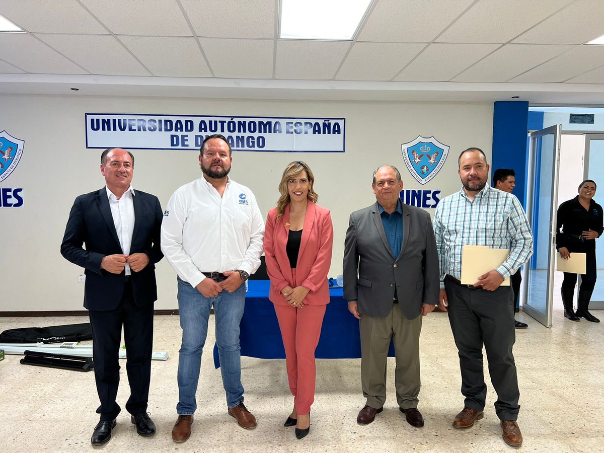CPCDurango's tweet photo. Firman convenio de colaboración el #CPC @FECCED y la Presidencia Municipal de Vicente Guerrero con el propósito de promover la ética, integridad y la denuncia.
En el mismo municipio se imparte platica sobre el #SLADurango y Delitos de corrupción a alumnos y maestros de la #UNES. https://t.co/nxV7T1Wu0O