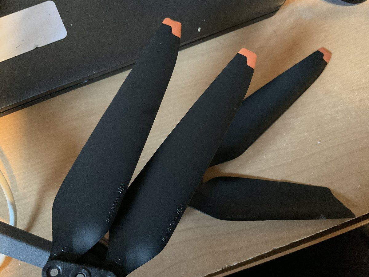 Good as new, starboard-rear #DJIMavic3Pro propellor replaced. How’d it break? #RC reset itself in flight 20 feet AGL 57 feet away. #drone initiated #RTH climbing to 300 feet. Clipped my #CrV before landing. Coincidentally @djiglobal released a #firmwareupdate that night #oldpa