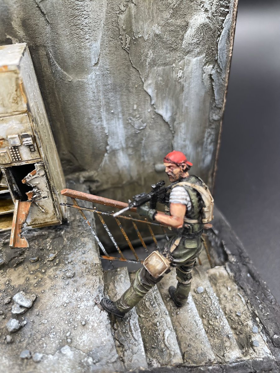 SNEVKZTV's tweet image. STIRRUP: My latest diorama is now LIVE! Attempted to create a snapshot of Factory from @tarkov  using the Stirrup quest as inspiration. I'd appreciate it if you could check it out! #tarkov #scalemodels