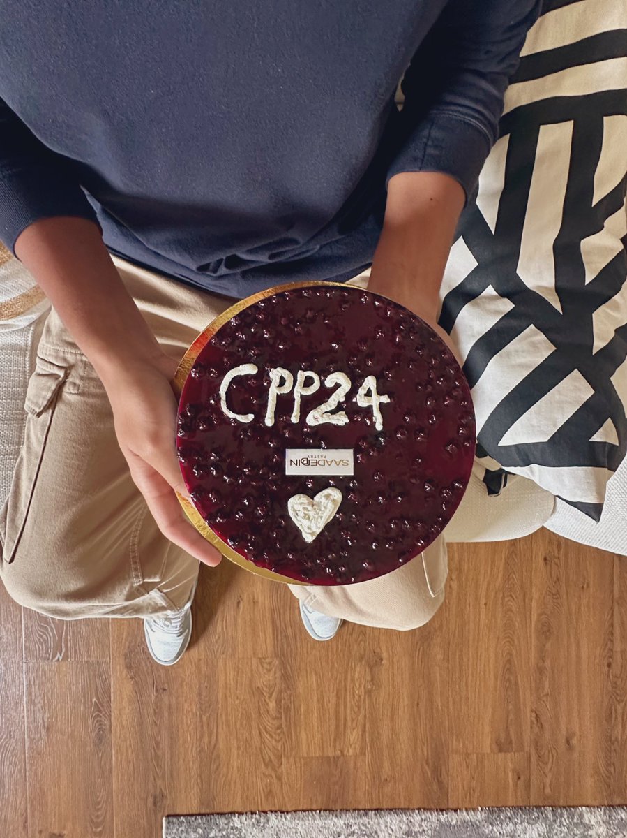 yaseraltuwairqi's tweet image. تسلم رجلها عالخط بس اهم شي الفكره اول واحد يحتفل😂😂😂🤍 #cpp24