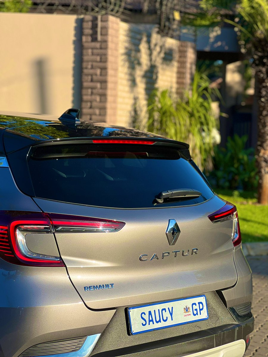 saucywolf_ww's tweet image. Joining us this week is the @Renault_SA Captur. 

Priced at R454 900. 
Stay tuned to find out about the vehicle. 🫶🏾