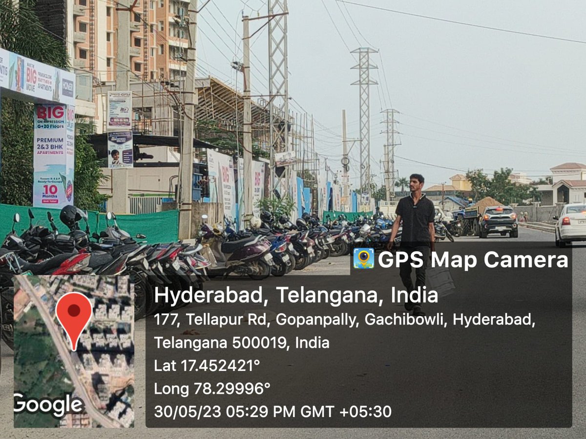 TellapurN's tweet photo. @CYBTRAFFIC @dcpmadhapur_cyb @DCPTrafficCYB  🚦 Bikes parked in two lanes near a venture in Gopanpally causing chaos! Public road occupied, severe traffic jam during peak hours. 🚧 Urgent action needed! 🙏 #TrafficTroubles #Gopanpally #ActionNeeded https://t.co/Cr1TG4MruX