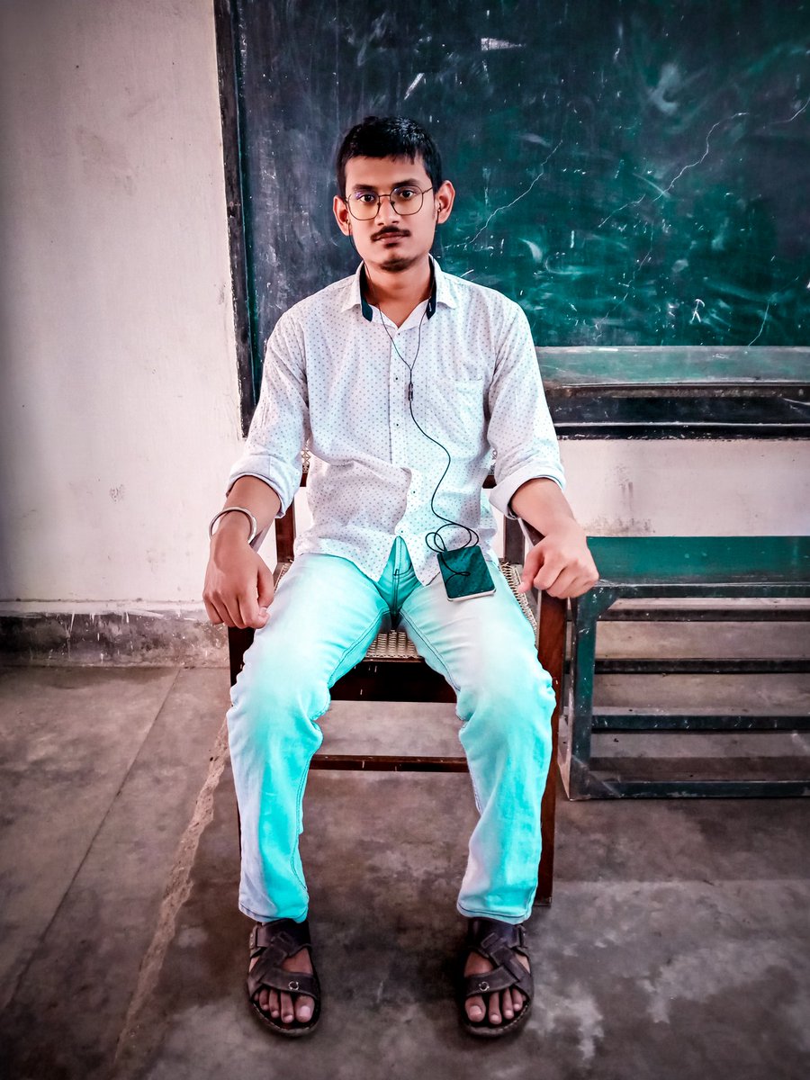 hazra8_hazra's tweet image. When you sit hear for the first time in life that feeling was unmatchable ❣️...