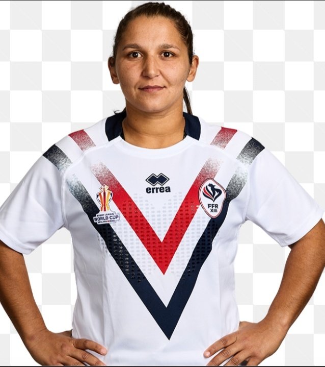 Leïla Bessahli was so good in Catalans Dragons' women's team helping to win the <a href="/FFRXIII/">Fédération Française de Rugby XIII</a> Grand Final, she's made it into the <a href="/SuperLeague/">Betfred Super League</a> team of the week.
Or it could be those naughty Déesses playing around with photoshop... again 😂🙃
❤️💛🐉