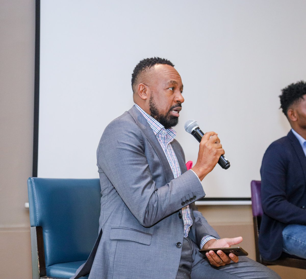pitstopforum's tweet photo. "When a man is vulnerable the thing that's most valuable to him is action. What he needs isn't a shoulder to lean on but a task to do" #thisworldispossible #itsokaytonotbeokay #mentalhealthmatters #letstalkaboutit
@mmutiga https://t.co/w0eT3lRq7G