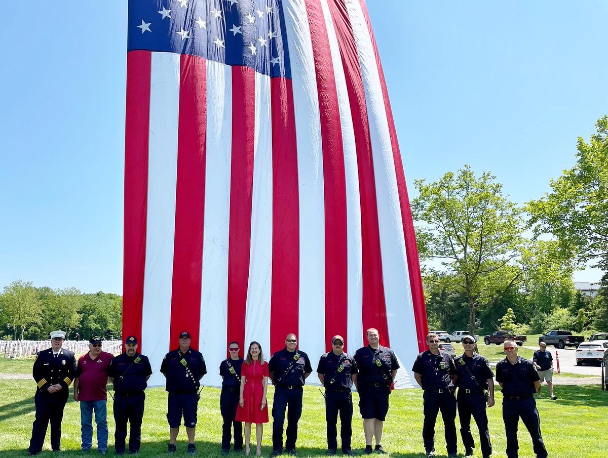 LGSusanB's tweet photo. A true honor to attend the @CTVetsAffairs Memorial Day Ceremony and march in the Middletown Memorial Day parade. It was a special day to join together to remember and honor the memory of our service members who bravely gave their lives defending our country. https://t.co/fyImkpcUjC