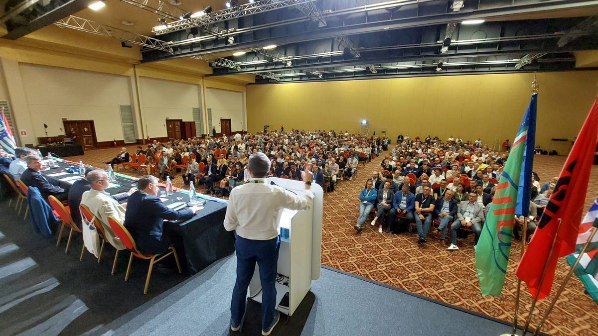 fai_cisl's tweet photo. #Lavoro, @OnofrioRota dall'Assemblea nazionale unitaria per la piattaforma #ccnl #alimentare: "Sigilliamo un bellissimo percorso di militanza, #partecipazione, #democrazia: ma la salita comincia ora e la nostra forza sono i contenuti stessi e le leve della proposta contrattuale" https://t.co/Pd8xNvJjIr