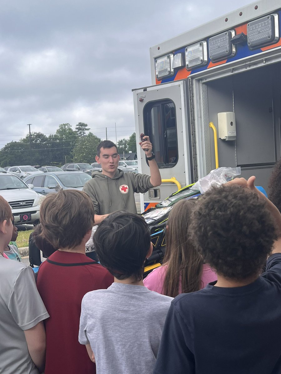 Ms_Sipe's tweet photo. Learning about the ambulance and how EMS workers help people! Some of us did not love the medical drill😱 https://t.co/I2YR6gVMFI