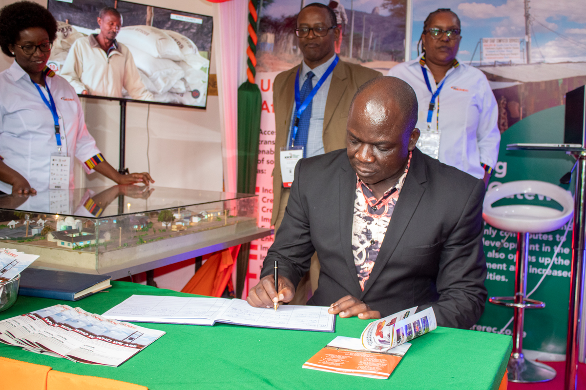 RERECMashinani's tweet photo. Delighted to have had the esteemed partners from the @HomaBayCountyKE visit our stand yesterday, at the ongoing Kenya Investment International Conference 2023. https://t.co/F9RxORxopj