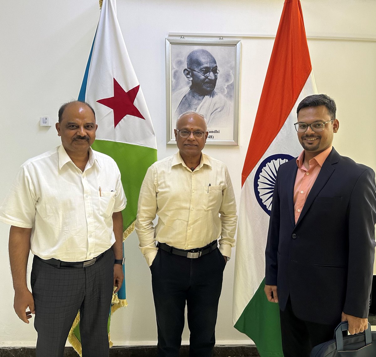 Mr. Ravi Shankar Rai, Business Development Manager (Africa) of @vatechwabag called on the Ambassador. WABAG, which is world's leading water technology & solution provider, is looking for business opportunities in Djibouti in water sector. Embassy is facilitating meetings for him.