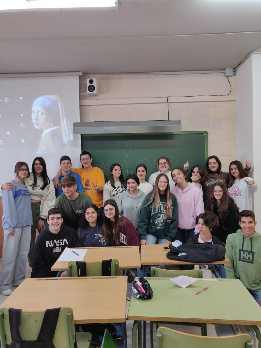 La semana pasada llegó el momento de decir adiós a nuestra auxiliar de conversación, Klaudia Kurzynska. Todo el profesorado tuvimos un desayuno especial con ella y en clase se realizaron actividades lúdicas de despedida, así como entre todos le hicimos

iesclaracampoamor.org/clara/2023/05/…