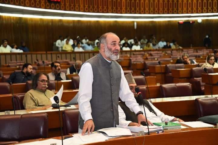 AbdullahMalikc's tweet photo. میں سینیٹر مشتاق احمد خان کو خراج تحسین پیش کرتا ہوں جنہوں نے ڈاکٹر عافیہ صدیقی سے ان کی بہن کی ملاقات کے لیے عملی طور پر کام کیا نا کہ باقیوں کی طرح اس کیس پر سیاست کی۔ انشاءاللہ امید ہے کہ آج ان کی ملاقات ہو جائے گی۔ دعا ہے کہ ڈاکٹر عافیہ صدیقی جلد رہا ہو جائیں.🤲🏻 https://t.co/By2GoEhE9j