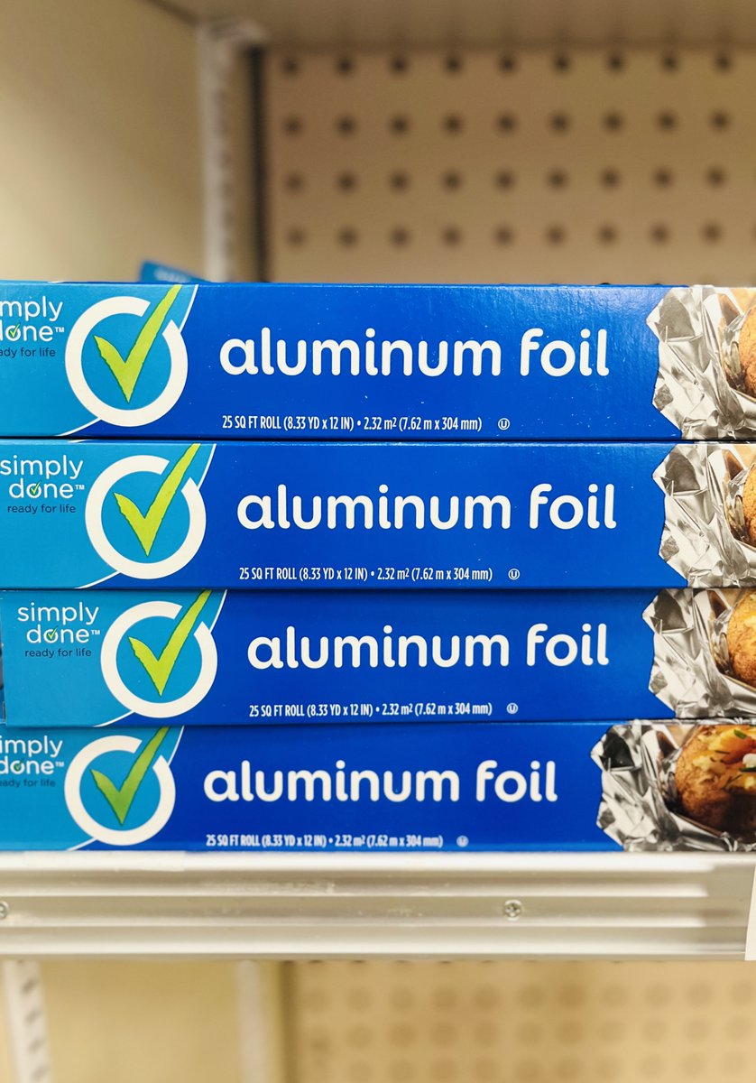 SimplyDoneBrand's tweet photo. Summer is right around the corner! Make sure to stock up on aluminum foil so you can grill delicious veggie packets, campfire desserts, and more all Summer long ☀️

What's your favorite thing to grill? https://t.co/CUDn1oTJ1s