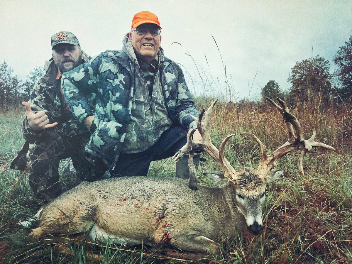 At 2AM Stan faced his prey 
taking his last breath, he had 
his last stand. Now he awaits 
us all to finish our run. Rest in 
Peace my man. Happy Hunting 
until I see you again.

#doubledroptine 
#deerhunting 
#chasinglight 
#lifeofadventure 
#jesussaves