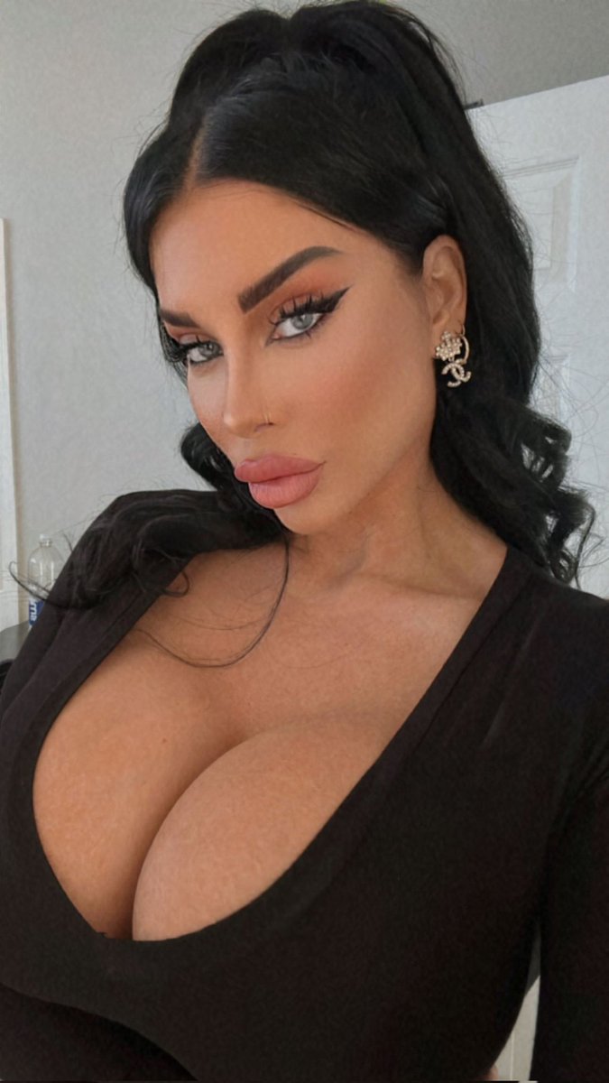 𝐁𝐞𝐜𝐤𝐲 𝐖𝐚𝐲𝐧𝐞⠀⠀⠀⠀⠀⠀⠀⠀⠀⠀⠀⠀⠀⠀⠀⠀⠀⠀⠀⠀⠀
⠀⠀⠀⠀⠀@darkmaidofmight

⠀⠀⠀⠀⠀Dark Themes, Semi-Lit, Lesbian, Dms Open
⠀⠀⠀⠀⠀⠀Lewd, oc/cc welcome
⠀⠀⠀ ————————————————
⌨︎⠀⠀⠀⠀↳↰⠀⠀⠀⠀♡︎⠀⠀⠀⠀⌲