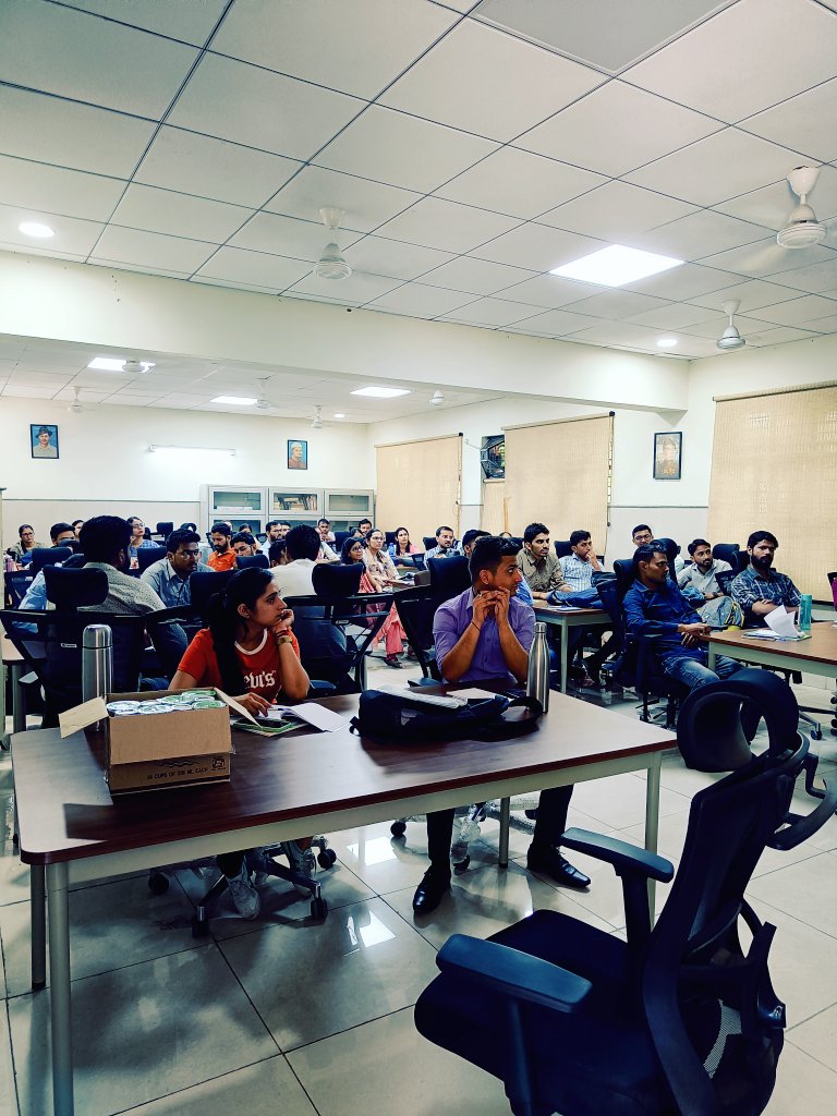 PriyankaNavari5's tweet photo. Induction training for newly recruited teachers of Doe #daysecond this training has a lot to learn about the teaching profession and work related to it. @SCERT2021 @Dir_Education @dietmotibagh https://t.co/OOdjPRrC19