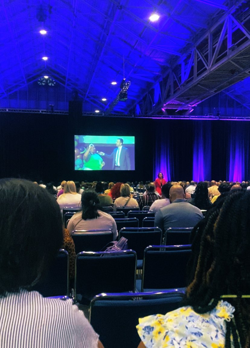 Anointed1_4Life's tweet image. Grand Prize Winner @KOOLBREEZE12 at #LATeacherLeaders Summit @SJBPS118 Golden leader received the golden prize! 🏆😍🙌🏾❤️