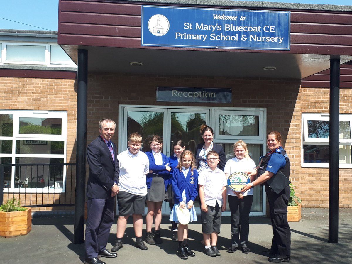 Pcso Mandy Leek attended a #saferschool meeting with Ian Barlett at St marys chool Bridgnorth last week   . Also at the meeting to discuss plans to make the school safer were the head teacher and pupils from the school council. #policingpromice a very constructive meeting.