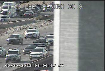 KVIAtraffic's tweet photo. 🚨 #TrafficAlert: Two big crashes right now: 🚨 
- I-10 WB at Lee Trevino, left lane closed. 
- Gateway South @ Transmountain, two right lanes closed. https://t.co/ltjTMnSq9J https://t.co/oyU1cHFCPA