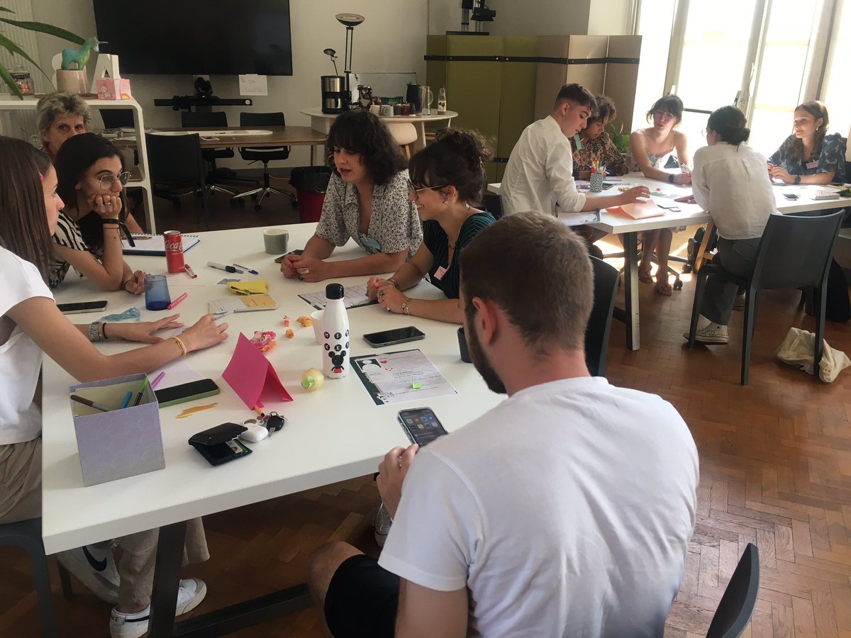 110bisLimoges's tweet photo. Session de formation à destination des stagiaires #CPE de l’@InspeLimoges pour faire découvrir aux étudiants les pratiques du #110bis @aclimoges #innovation #innovationpeda https://t.co/MFL2qHRWkk