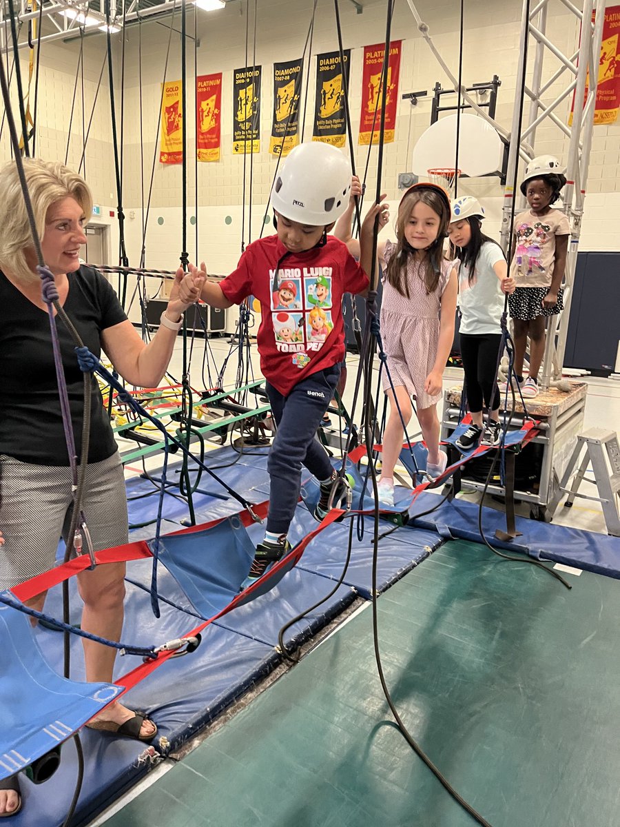 More jungle gym! Great challenges! ⁦<a href="/StAnneOCSB/">St. Anne School</a>⁩ ⁦<a href="/MsKCasey/">Ms. Casey</a>⁩