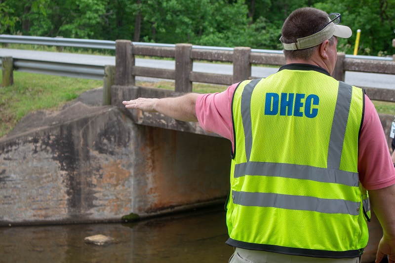 Tomorrow is Dam Safety Awareness Day. With more than 2,300 state-regulated dams across the state, DHEC's Dams &amp; Reservoirs Safety Program plays an important role in helping dam owners keep their structures safe, strong and secure.

Learn more: scdhec.gov/news-releases/…