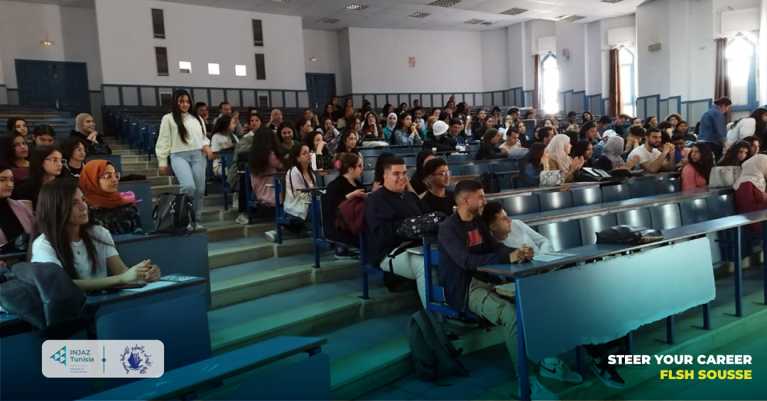 Retour en photos sur la cérémonie de remise des certificats relatifs au programme de softskills « Steer Your Career ». 
Plus de 200 étudiants de la Faculté des Lettres et des Sciences Humaines de Sousse ont bénéficié des formations et des ateliers interactifs .