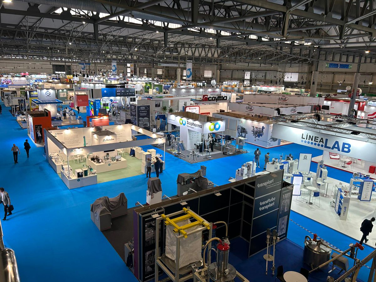 QUIMACOVA's tweet photo. 🧪 Arranca @expoquimia con la presencia de QUIMACOVA en representación del #sectorquímico en la Comunitat Valenciana. Hemos podido compartir experiencias con asociados como #ADDKEM o Adiego Hermanos.

#NosVemosEnExpoquimia https://t.co/eCOyNjxcLn