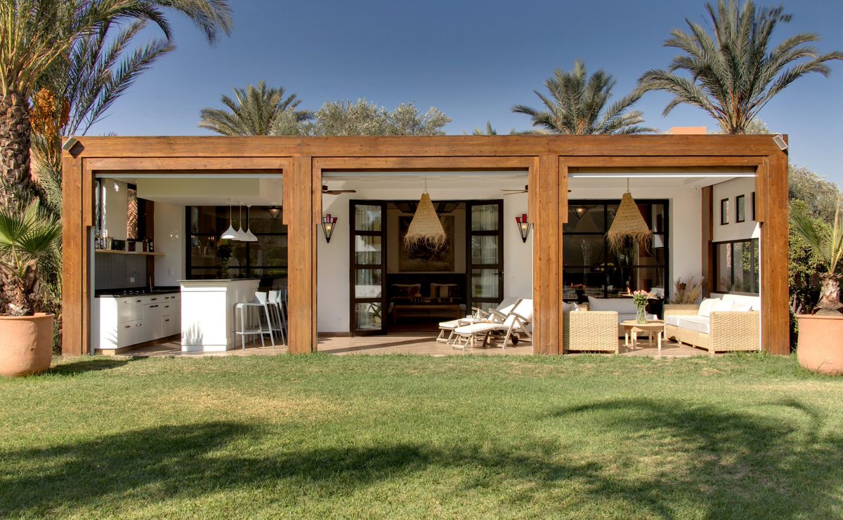 The stunning Villa Jardin des Roses in Marrakech boasts a huge private garden &amp; gorgeous swimming pool,  but also 3 outbuildings dotted around the garden, including a huge room which can sleep a family of 4, be used as a meeting space or a fabulous spot for a private party...