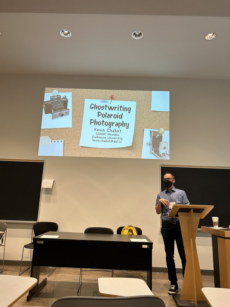 Had a great time presenting my work @_filmstudies during @federation_hss! Always a pleasure to reunite with friends and colleagues. Thank you to everyone who came out and to @serialmummy for snapping this pic! #congressh